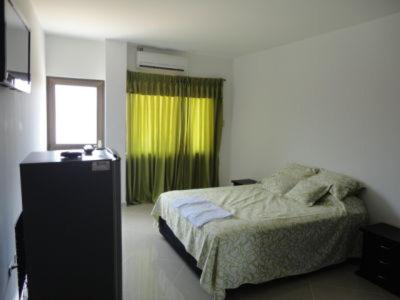 Hotel Los Paisas Mitu Esterno foto